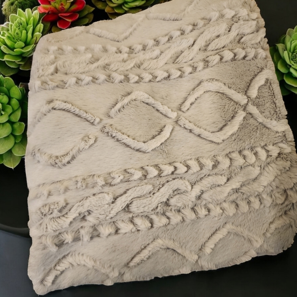 Shabby Chic 50 x 60 Gray White Throw Textured Soft Plush Abstract Blanket New